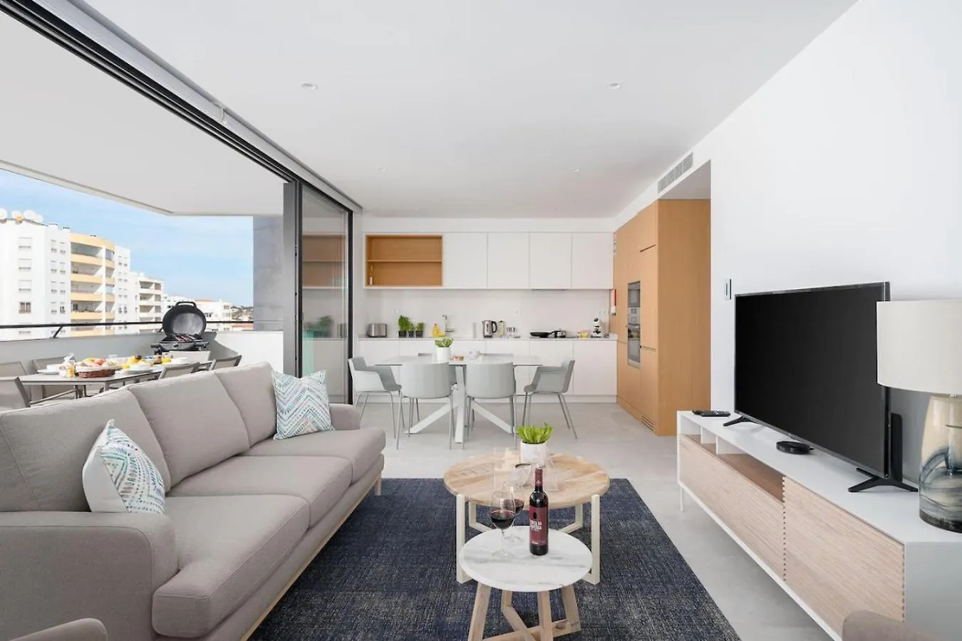 Luxury 2 Bedrooms Near Beach And Old Town Lagos Lägenhet