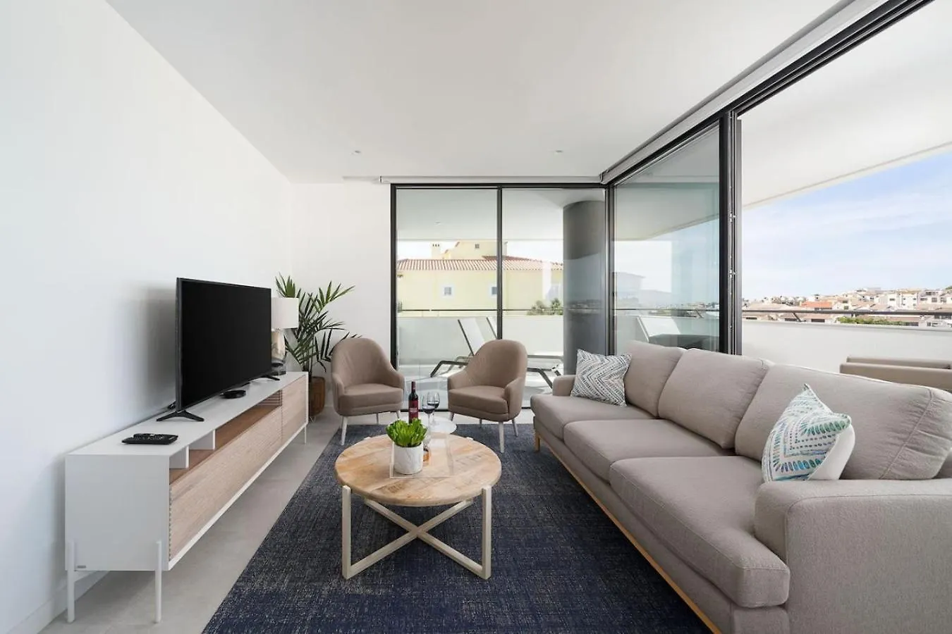 Luxury 2 Bedrooms Near Beach And Old Town Lagos